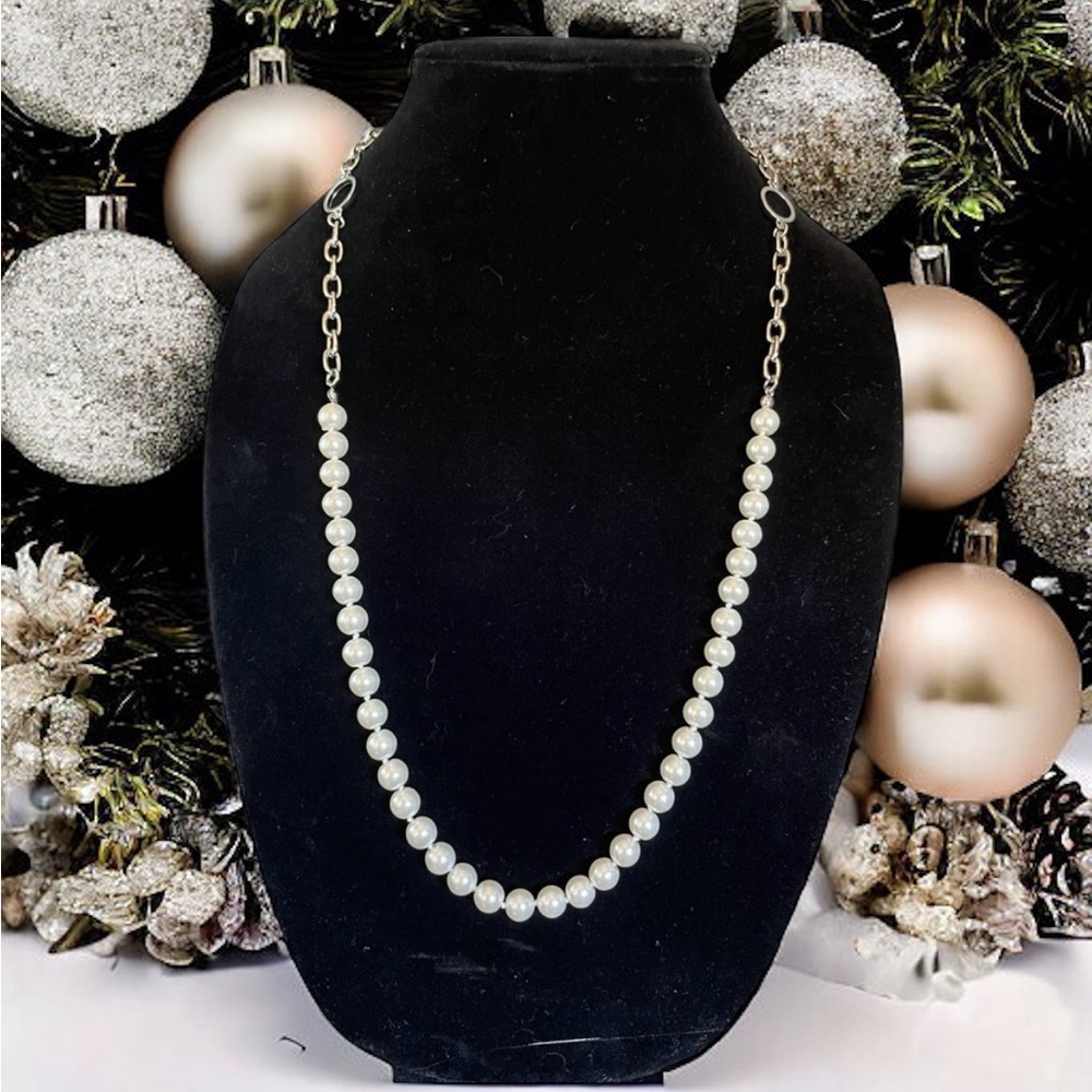 Vintage Mary Kay Faux Pearl Necklace